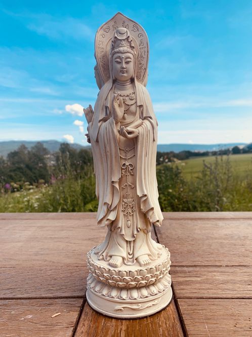 Hovedbilde Tre-sidet KUAN-YIN FIGUR