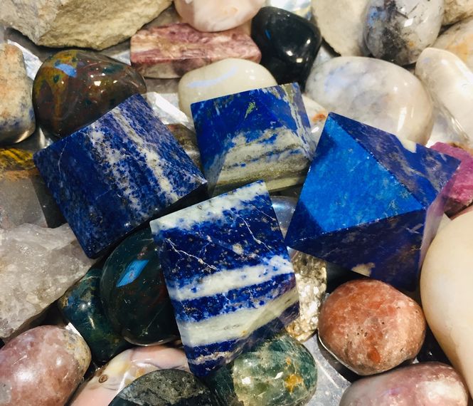 Hovedbilde Lapis Lazuli Pyramide 2cm