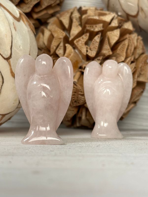 Engel i Rosenkvarts stående 5cm