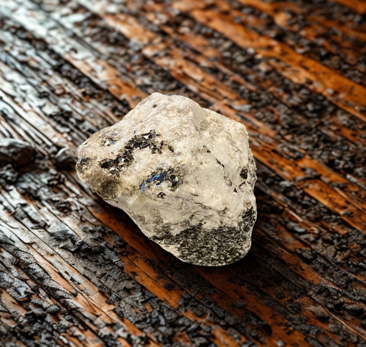 Feltspat-Røykkvarts & Biotitt Gruppe 557gram - Kun 1 eksemplar