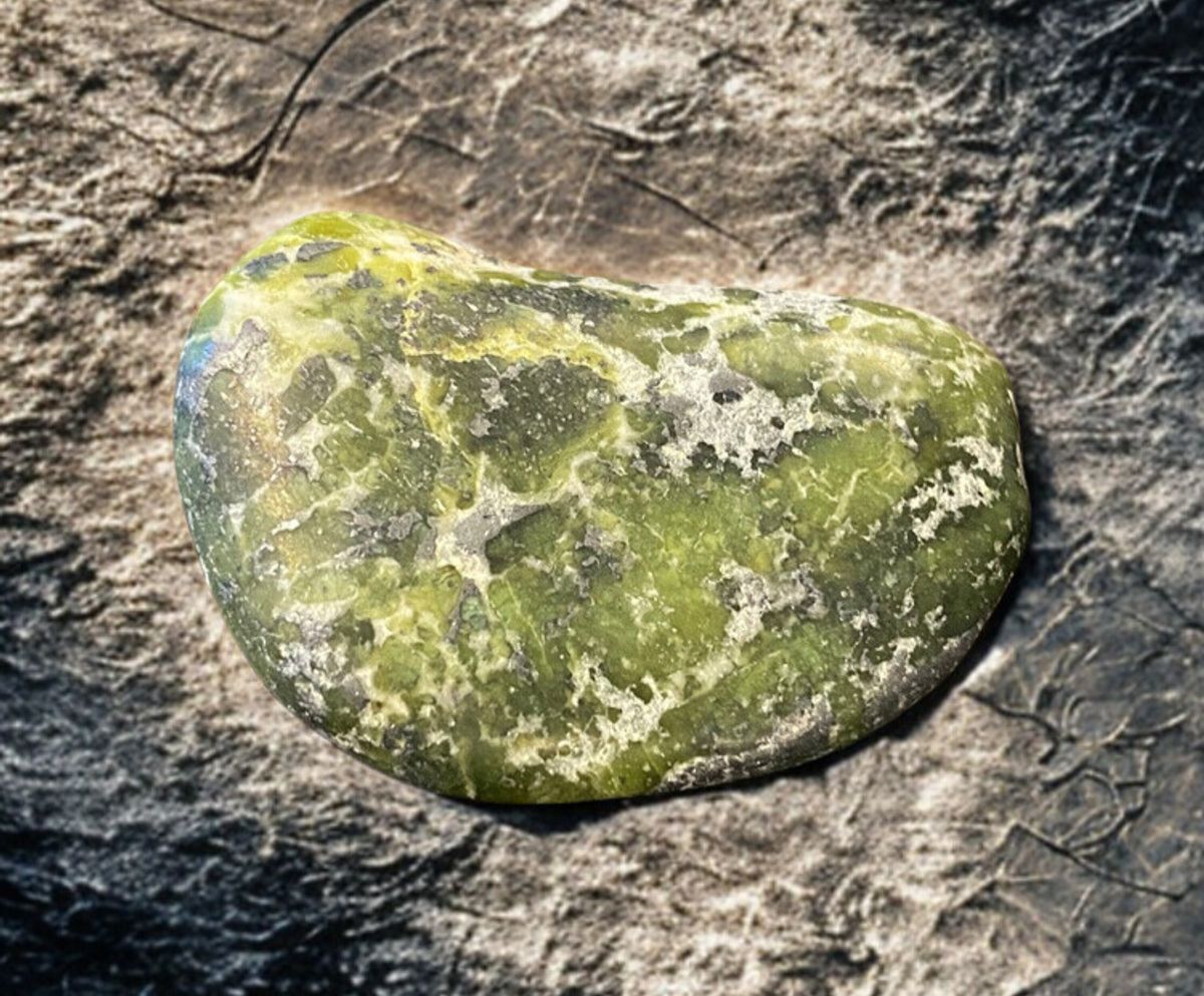 Mørk Lizarditt Norsk Jade XL Polert 34gram - Kun 1 eksemplar